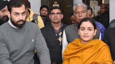 Photo of प्रतीक यादव ने पत्नी अपर्णा यादव से तलाक की घोषणा की; इंस्टाग्राम पोस्ट में बताया स्वार्थी