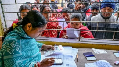 Photo of बंगाल: सुप्रीम कोर्ट ने चुनाव आयोग को ‘तार्किक विसंगतियों’ की सूची में 1.25 करोड़ मतदाताओं के नाम प्रदर्शित करने का आदेश दिया