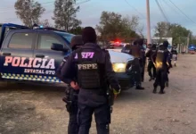 Photo of मेक्सिको में फुटबॉल मैदान पर बंदूकधारियों द्वारा की गई गोलीबारी में 11 लोग मारे गए और कई घायल