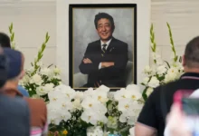 Photo of जापान की अदालत ने पूर्व प्रधानमंत्री शिंजो आबे की गोली मारने वाले व्यक्ति को आजीवन कारावास की सजा सुनाई