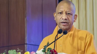 Photo of ‘संतों और भिक्षुओं के लिए धर्म सर्वोपरि है’: अविमुक्तेश्वरानंद विवाद के बीच योगी का बड़ा बयान