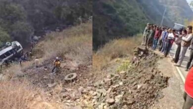 Photo of उत्तराखंड: विकासनगर में हिमाचल रोडवेज बस खाई में गिरी, 3 की मौत, कई घायल; SDRF कर रही रेस्क्यू