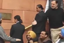 Photo of राहुल गांधी vs रवनीत बिट्टू: संसद परिसर में तीखी नोकझोंक, राहुल ने कहा ‘गद्दार दोस्त’, बिट्टू ने जवाब दिया ‘देश का दुश्मन’