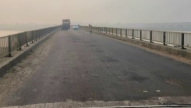 Photo of घाघरा संजय सेतु: पांटून पुल बनने के बाद ही होगा बंद, योगी आदित्यनाथ के निर्देश से मिली राहत