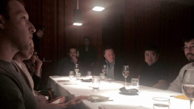 Photo of एप्स्टीन फाइल्स में नया खुलासा: एलन मस्क और मार्क जुकरबर्ग को ‘वाइल्ड’ डिनर पार्टी में दिखाया गया, सेक्स ऑफेंडर के साथ फोटो