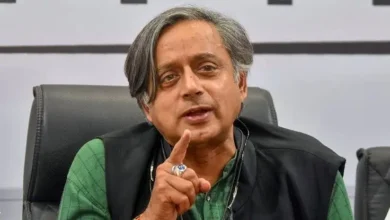 Photo of शशि थरूर का विटी अंदाज फिर छाया, प्रियंका चोपड़ा के साथ मंच साझा न करने पर कसी मजाकिया टिप्पणी