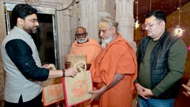 Photo of महाशिवरात्रि पर श्री काशी विश्वनाथ मंदिर न्यास ने शुरू की अनूठी आध्यात्मिक परंपरा: देश-विदेश के तीर्थों से पावन भेंट और प्रति-उपहार का आदान-प्रदान