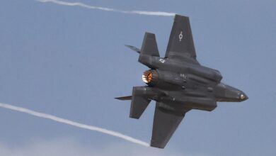 Photo of अमेरिका ने ईरान के पास 2003 इराक युद्ध के बाद सबसे बड़ी वायु शक्ति तैनात की, ट्रंप का हमले पर फैसला बाकी