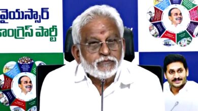 Photo of टीटीडी के पूर्व अध्यक्ष ने तिरुमाला लड्डू में घी की मिलावट स्वीकारी