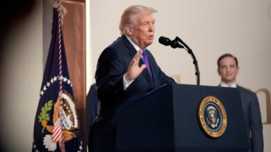 Photo of व्हाइट हाउस ने ईरान को समझौता करने को कहा, वहीं ट्रंप ने अमेरिकी हमलों के संकेत दिए।