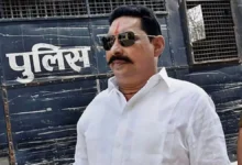 Photo of अनंत सिंह ने मोकामा से विधायक के रूप में शपथ ली, बिहार विधानसभा में नीतीश कुमार के पैर छुए