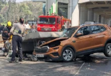 Photo of मुंबई: निर्माणाधीन मेट्रो का खंभा ऑटो रिक्शा और कार पर गिरा 1 की मौत कई घायल