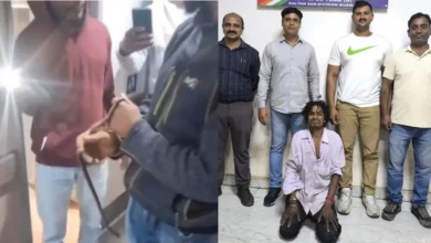 Photo of मुंबई-सोलापुर वंदे भारत एक्सप्रेस के वॉशरूम में सांप छोड़ने के आरोप में एक व्यक्ति गिरफ्तार