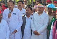 Photo of घोसी चीनी मिल बंदी के खिलाफ धरना: सांसद राजीव राय ने उठाईं ये बड़ी मांगें!