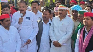 Photo of घोसी चीनी मिल बंदी के खिलाफ धरना: सांसद राजीव राय ने उठाईं ये बड़ी मांगें!