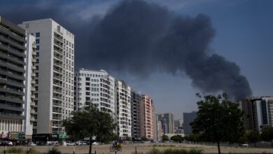 Photo of ईरान संघर्ष में बड़ा झटका: UAE और बहरीन में अमेज़न के डेटा सेंटर्स पर ड्रोन हमले