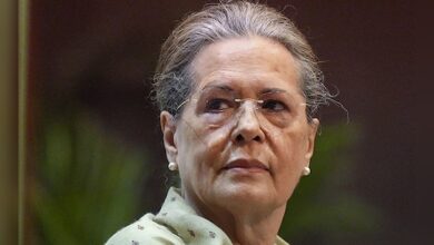 Photo of सोनिया गांधी ने मोदी सरकार पर साधा निशाना: खामेनेई हत्या पर ‘चुप्पी’ को कहा त्यागपत्र, विदेश नीति पर उठाए गंभीर सवाल!