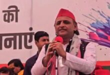 Photo of सैफई में फूलों वाली होली की धूम: अखिलेश यादव ने परिवार संग मनाया उत्सव