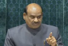 Photo of लोकसभा में बड़ा फैसला: 8 विपक्षी सांसदों की निलंबन रद्द, स्पीकर बोले- प्लेकार्ड और AI-जनरेटेड तस्वीरें न दिखाएं