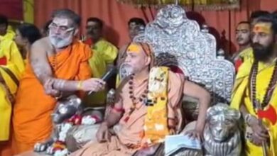 Photo of वाराणसी में शंकराचार्य ने बनाई ‘चतुरंगिणी सेना’: गौ हत्या रोकने के लिए ‘टोको, रोको और ठोको’ का फॉर्मूला