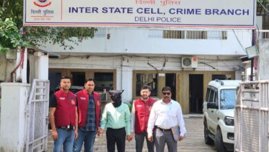 Photo of दिल्ली पुलिस ने पायरेटेड किताबों के बड़े रैकेट का किया भंडाफोड़ किया, आरोपी गिरफ्तार, प्रिंटिंग मशीनें जब्त