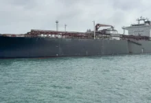 Photo of जग लाडकी टैंकर 80,800 मीट्रिक टन कच्चे तेल के साथ गुजरात के मुंद्रा बंदरगाह पर पहुंचा