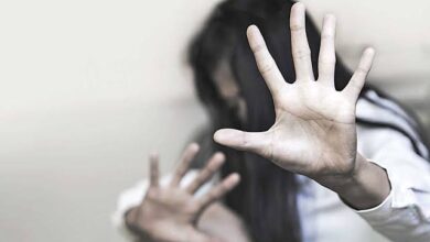 Photo of कुशीनगर में मां-बेटी पर एसिड अटैक: बेटी काजल की मौत, मां की हालत गंभीर