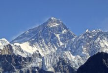 Photo of माउंट एवरेस्ट पर चौंकाने वाला घोटाला: शेरपा और कंपनियां पर्वतारोहियों को देती थीं जहर, 20 मिलियन डॉलर का इंश्योरेंस स्कैम