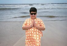 Photo of दिल्ली में यू-ट्यूबर अभिनव अरोड़ा की कार पर हमला: भीड़ ने तोड़े शीशे, चीख उठा परिवार