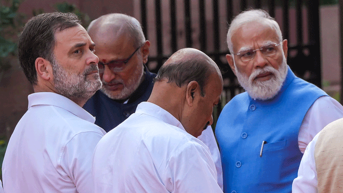 Photo of संसद में पीएम मोदी और राहुल गांधी की मुलाकात: मुस्कुराए, हाथ जोड़े और की बातचीत