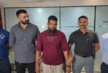 Photo of सूरत में जिम ट्रेनर ने अरबपति महिला को प्रेमजाल में फंसाकर किया ब्लैकमेल, पति से मांगे 5 लाख; SOG ने किया गिरफ्तार