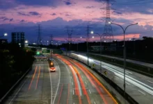 Photo of 63 किमी के लिए ₹415! लखनऊ-कानपुर एक्सप्रेसवे पर टोल दरों से भड़की जनता