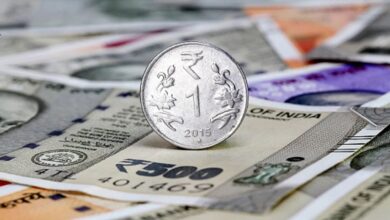 Photo of डॉलर की धौंस या छिपी वजहें? शांति की उम्मीद के बीच रुपया फिर कमजोर, जानें असली कारण