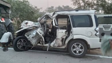 Photo of मऊ में दर्दनाक हादसा: बेटी की शादी से घर लौट रहे परिवार के 5 सदस्यों की मौत, ट्रेलर से टकराई स्कॉर्पियो