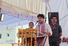 Photo of “गाड़ी में AC नहीं चलाता, जेब में प्याज रखता हूं” – ज्योतिरादित्य सिंधिया का अनोखा देसी नुस्खा