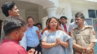 Photo of हरदोई: फीस को लेकर अभिभावक से बदसलूकी पर न्यू सन बीम स्कूल की प्रिंसिपल पर FIR, मान्यता रद्द करने की प्रक्रिया शुरू