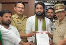 Photo of डिंपल यादव पर अभद्र टिप्पणी, सपा यूथ फ्रंटल ने आरोपी अमन श्रीवास्तव के खिलाफ FIR की मांग