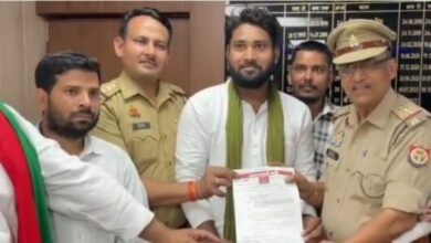 Photo of डिंपल यादव पर अभद्र टिप्पणी, सपा यूथ फ्रंटल ने आरोपी अमन श्रीवास्तव के खिलाफ FIR की मांग