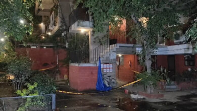 Photo of दिल्ली के सीआर पार्क में पड़ोसी ने पिता-पुत्र की चाकू मारकर हत्या कर दी, आरोपी गिरफ्तार