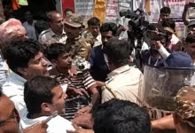 Photo of पश्चिम बंगाल चुनाव: मुर्शिदाबाद में सुतली बम से हमला