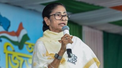 Photo of TMC को सुप्रीम कोर्ट से बड़ा झटका: केंद्र सरकार के कर्मचारी बने रहेंगे गिनती स्टाफ