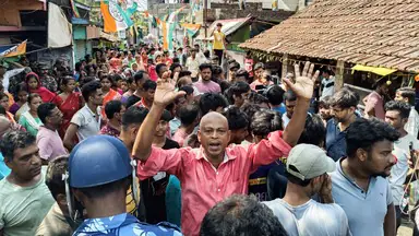 Photo of बंगाल के फाल्टा में व्यापक विरोध प्रदर्शन, लोगों ने टीएमसी कार्यकर्ताओं द्वारा डराने-धमकाने का आरोप लगाया