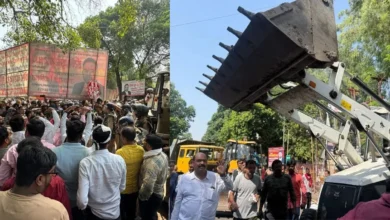 Photo of लखनऊ: डीएम कार्यालय के बाहर वकीलों के चैंबरों को ध्वस्त करने के लिए बुलडोजर कार्रवाई शुरू