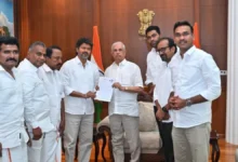 Photo of टीवीके प्रमुख विजय ने राज्यपाल से मुलाकात की और तमिलनाडु सरकार बनाने का दावा पेश किया