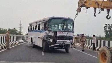 Photo of हरिद्वार में बस-पिकअप की जोरदार टक्कर, 3 की मौत, 4 घायल