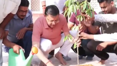 Photo of पूर्‍णागिरी मंदिर पर साफ-सफाई अभियान और पौधारोपण: CM धामी ने बुद्धिजीवियों को कहा ‘ओपिनियन मेकर’