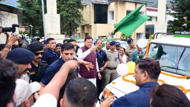 Photo of भीमताल भ्रमण के दौरान मुख्यमंत्री पुष्कर सिंह धामी ने नए कूड़ा वाहनों को हरी झंडी दिखाकर किया रवाना