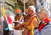 Photo of एलजी मनोज सिन्हा ने अमरनाथ यात्रा से पहले की ‘प्रथम पूजा