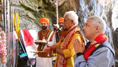 Photo of एलजी मनोज सिन्हा ने अमरनाथ यात्रा से पहले की ‘प्रथम पूजा