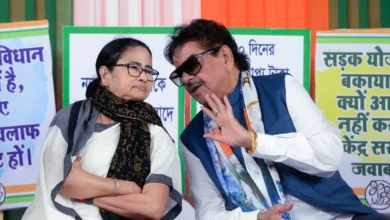 Photo of टीएमसी के शत्रुघन सिन्हा ने दल-बदल के बीच ममता बनर्जी के साथ खड़े रहने का संकल्प लिया